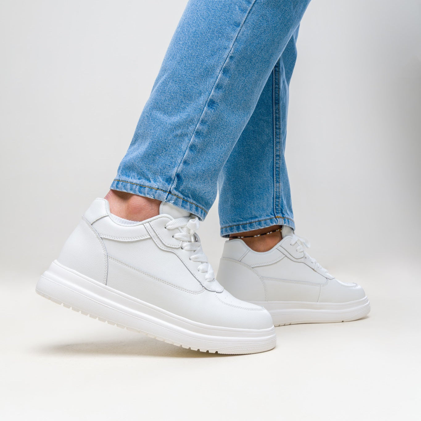 WHITE CASUAL |+8 CM OKAMŽITĚ, ZARUČENÉ POHODLÍ